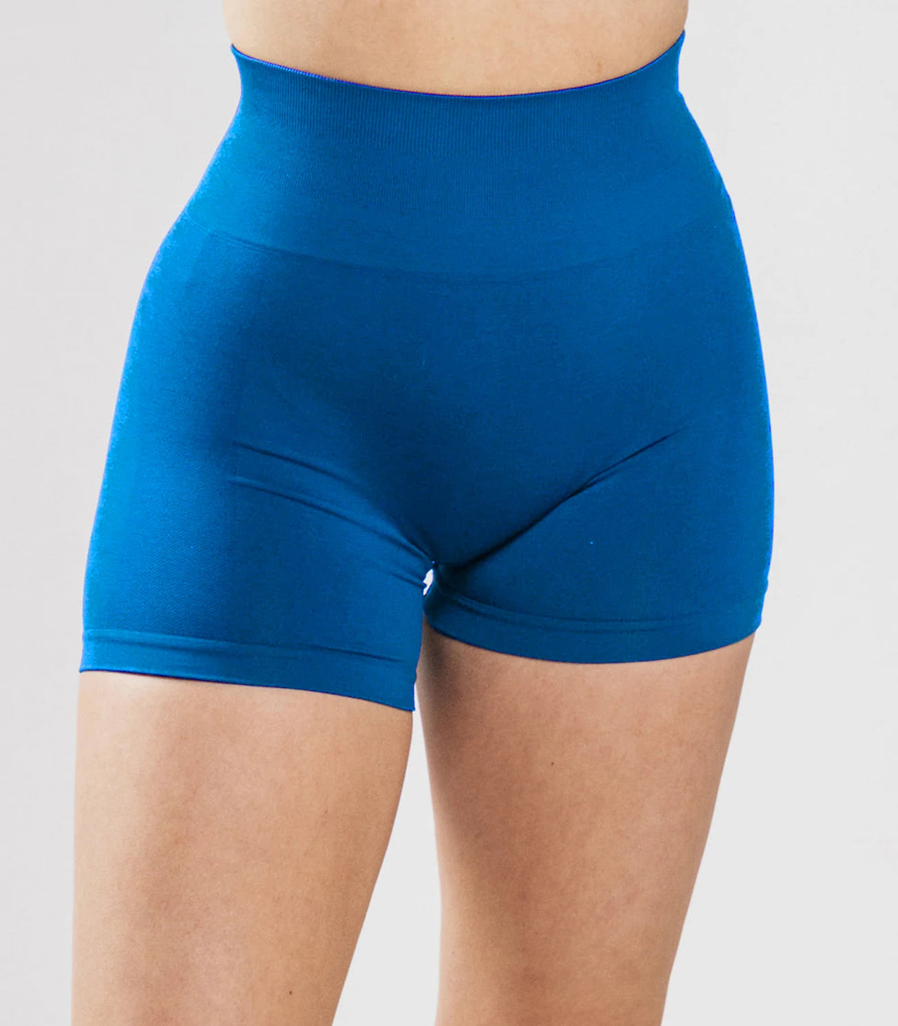 Shorts femininos de cintura alta com efeito push-up para ioga, academia e exercícios, modelando o bumbum. LIDER-SHOPP